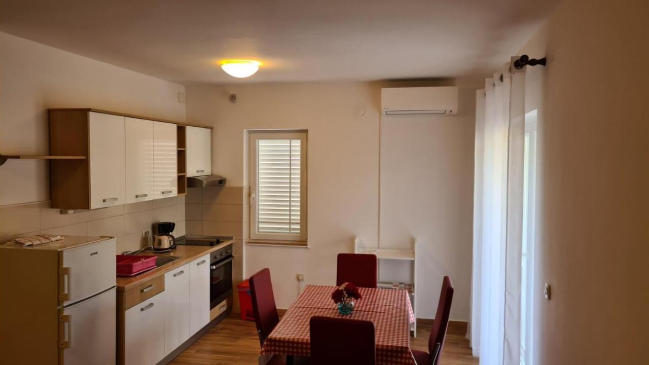 Apartments Ivanovski Раб Экстерьер фото