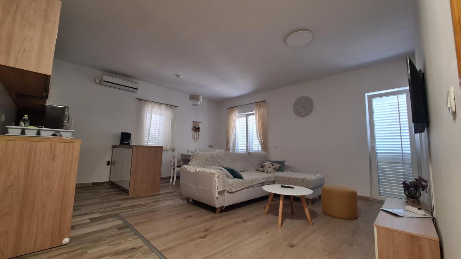 Apartments Ivanovski Раб Экстерьер фото