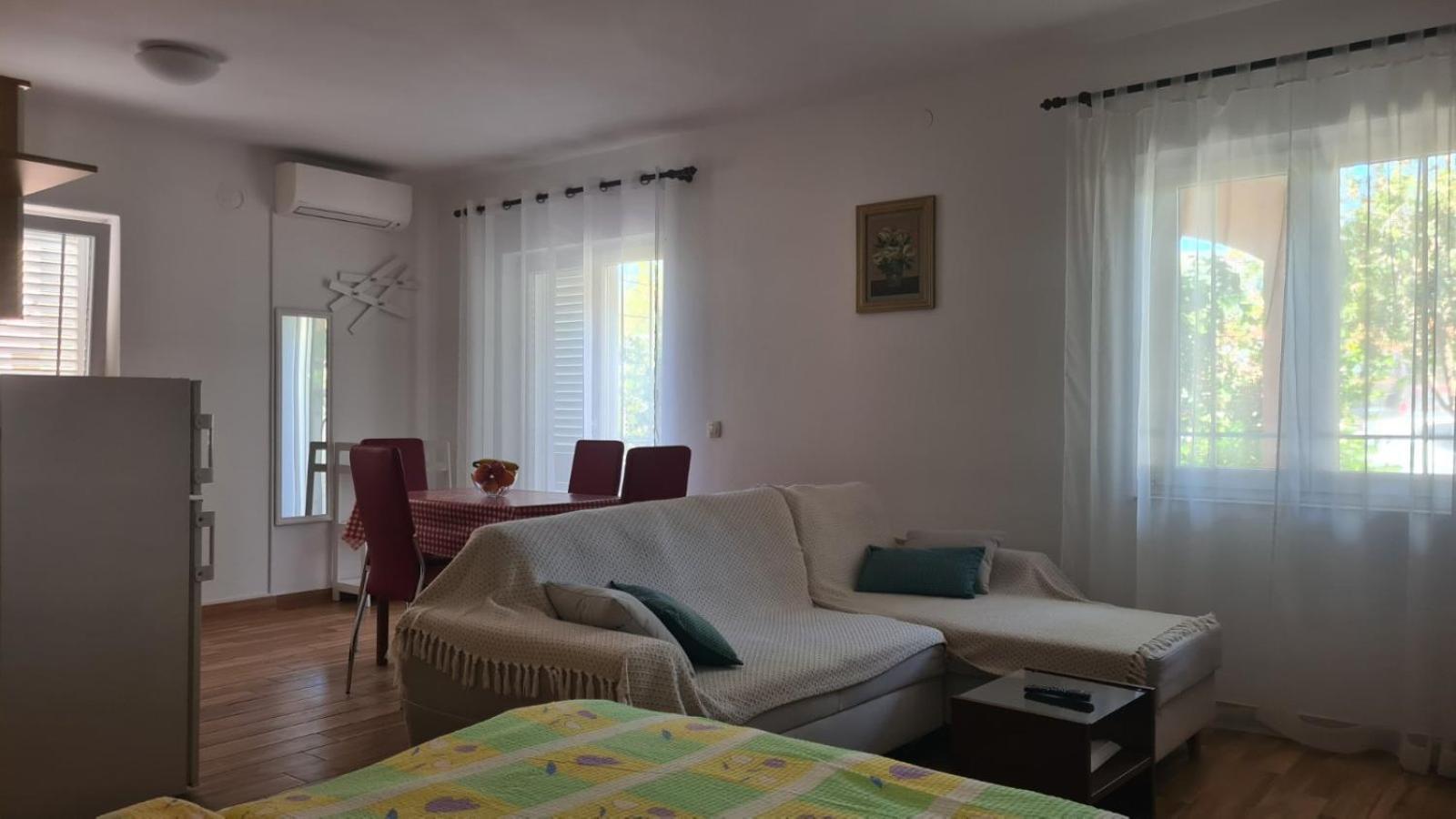 Apartments Ivanovski Раб Экстерьер фото