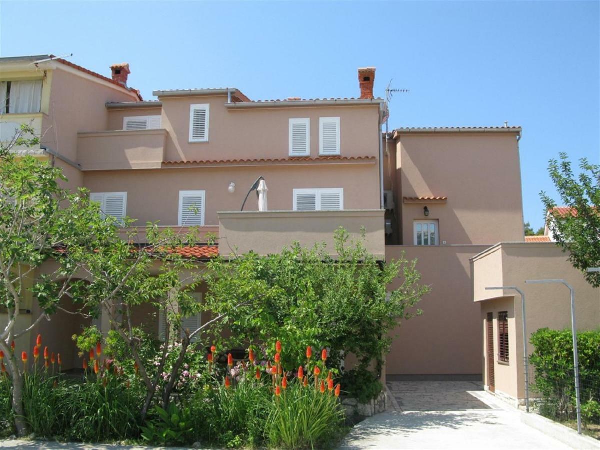 Apartments Ivanovski Раб Экстерьер фото